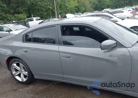 2017 Dodge Charger R/T Rwd z USA, uszkodzony, nr VIN 2C3CDXCT6HH528508